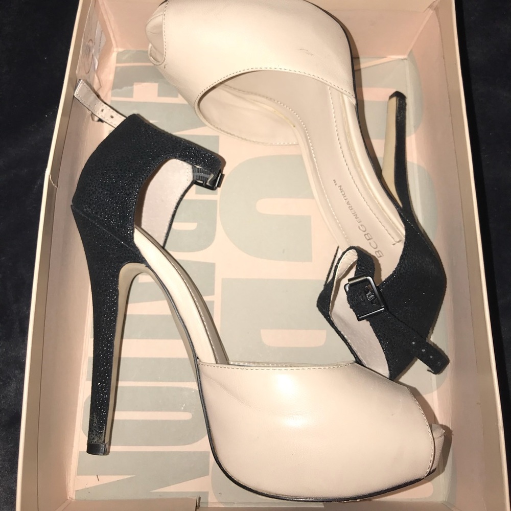 bcbg nude and black heels